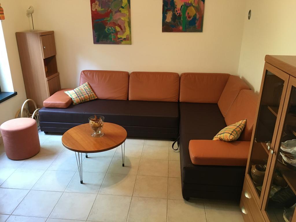 Apartment Garden Malinska Luaran gambar